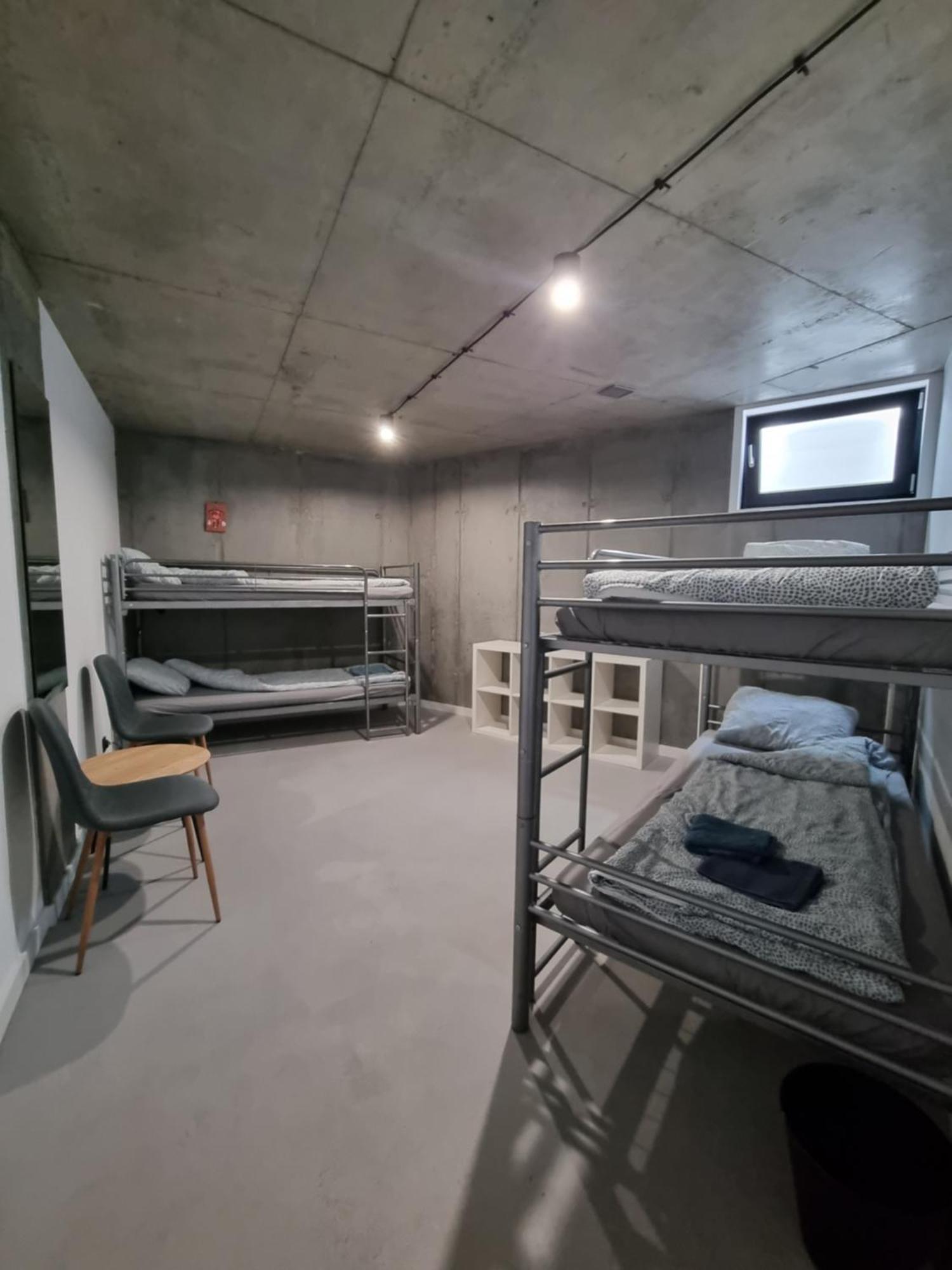Industrialna Piwnica Hostel 그단스크 외부 사진
